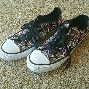 sugar skull chuck taylors